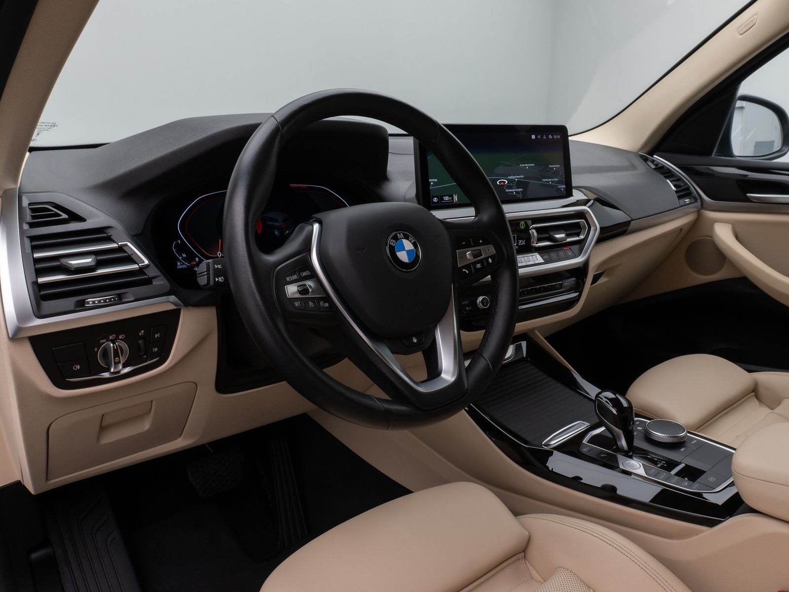 Fahrzeugabbildung BMW X3 xD20d  Kamera DAB HiFi Lnkrhzg Komfort Sport