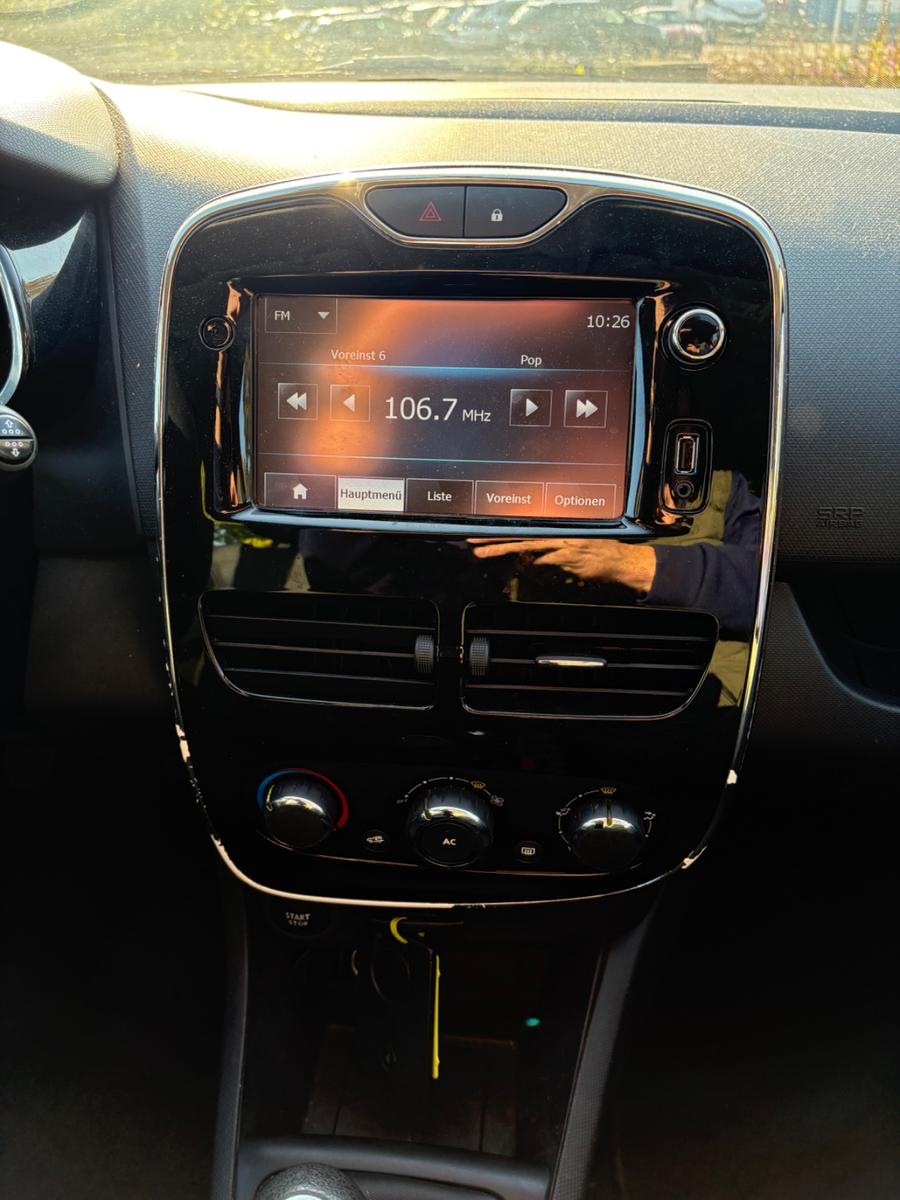 Renault Clio 2015 — photo 12
