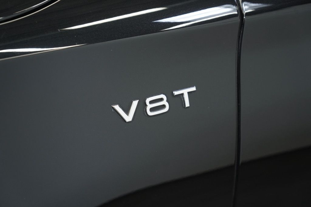 Audi S8