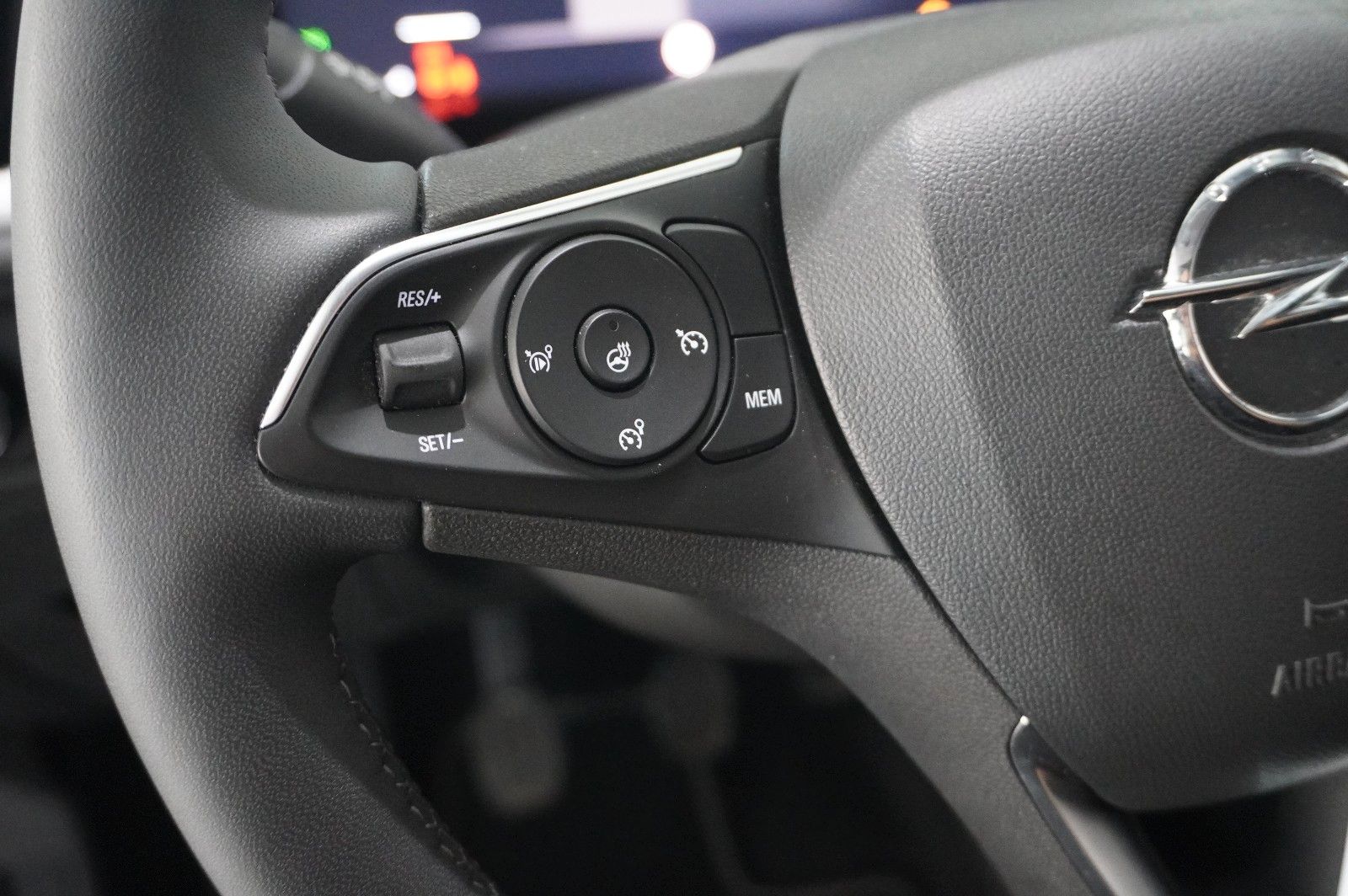 Fahrzeugabbildung Opel Grandland (X) 1.2T GS LINE NAVI/LED/KAMERA/SPORT
