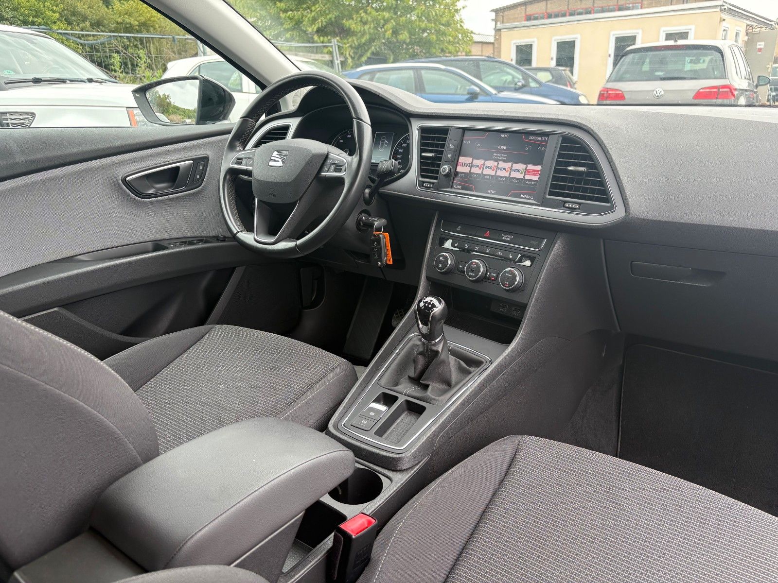 Fahrzeugabbildung SEAT Leon Style 1.4 TSI Klima SHZ Tempomat SPORTLENKR