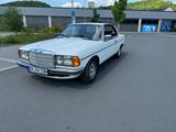 Mercedes-Benz CE 230 - Mercedes-Benz Coupé aus dem Jahr 1984