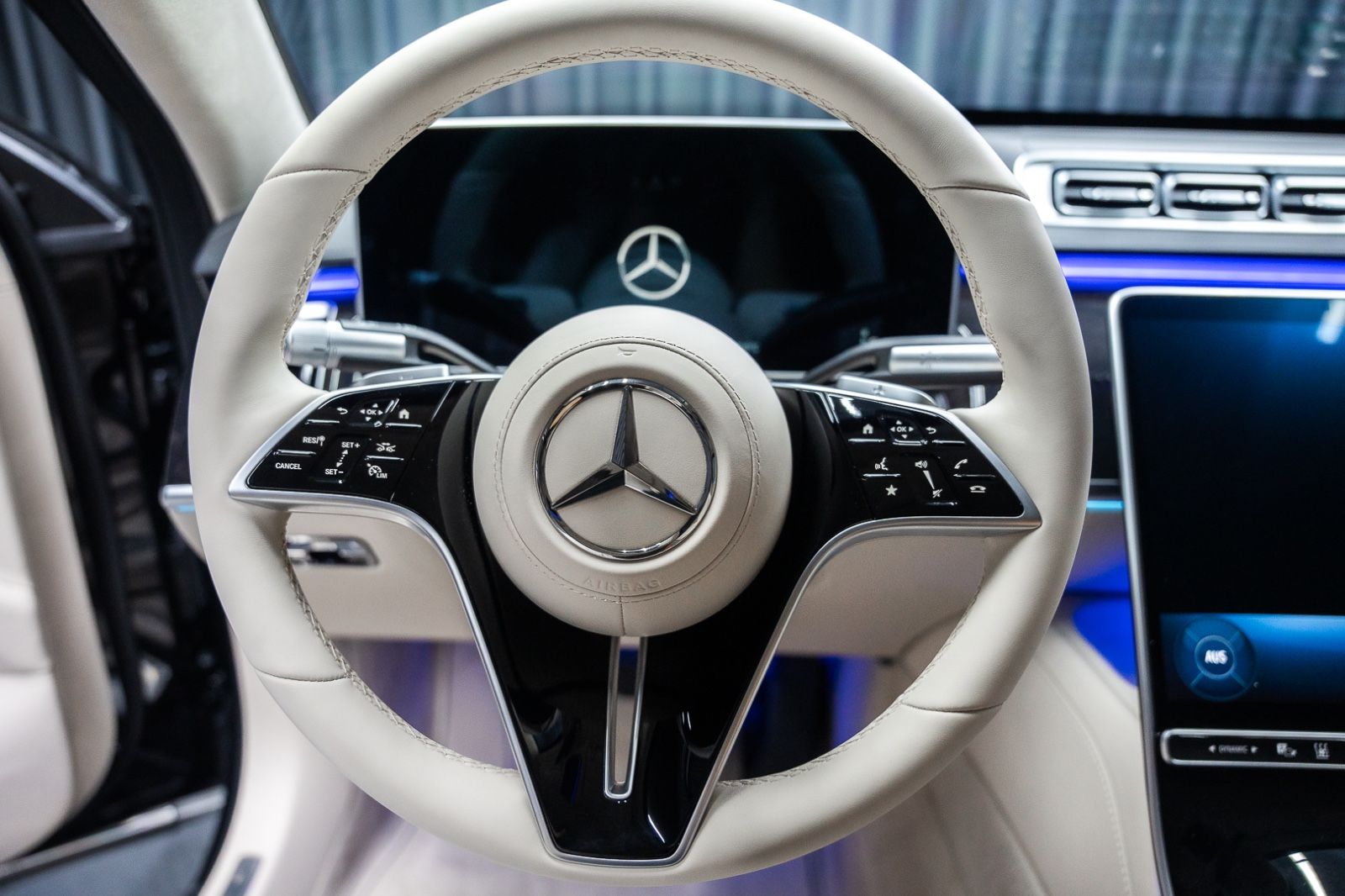 Fahrzeugabbildung Mercedes-Benz S 680 4M GUARD Armored VR10 FULL STOCK 2025