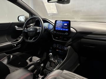 Fotografie des Ford Puma 1.0 EcoBoost Hybrid ST-LINE X