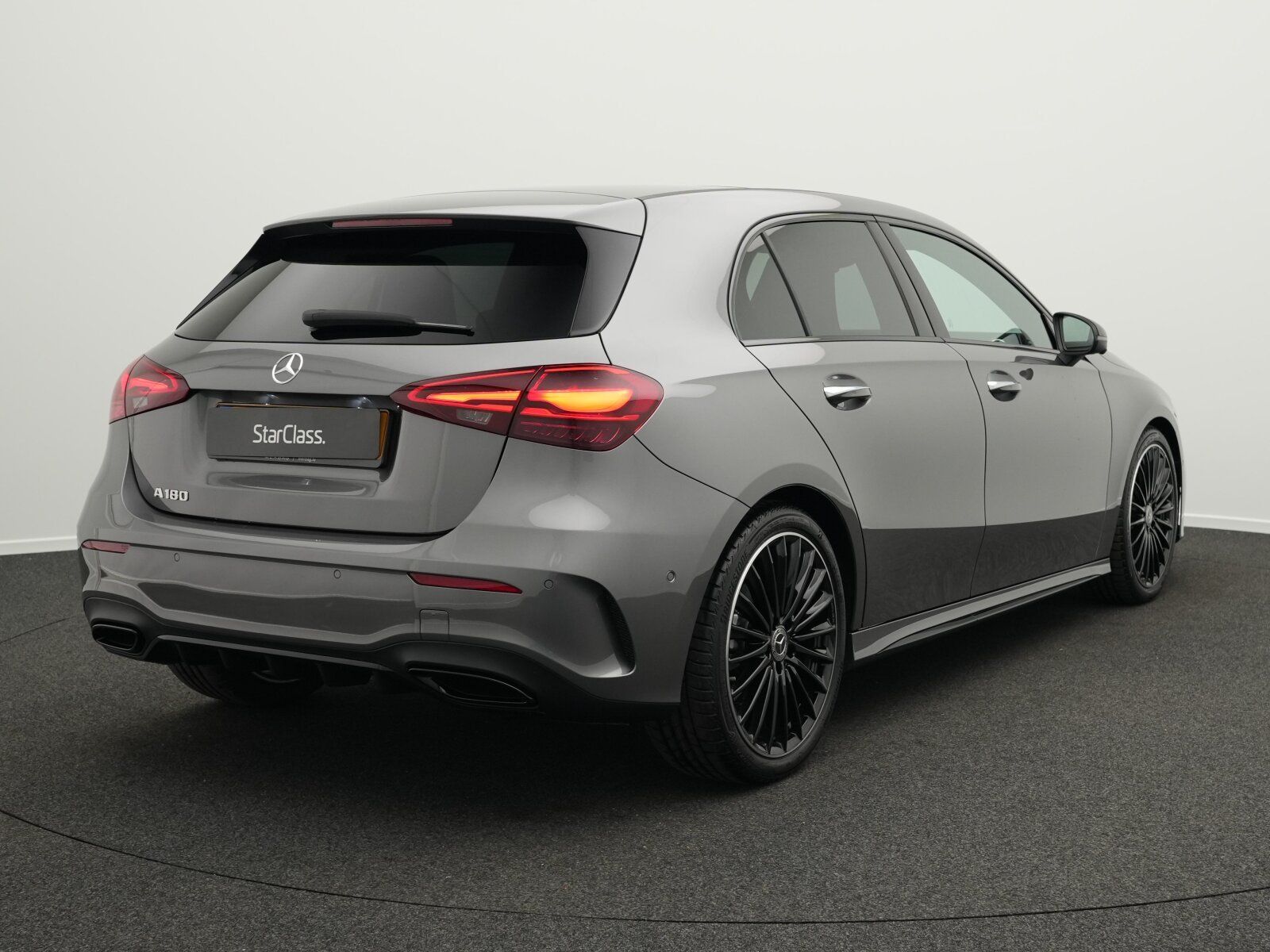 Mercedes-Benz A 180 AMG-Line Premium Plus imagem 3