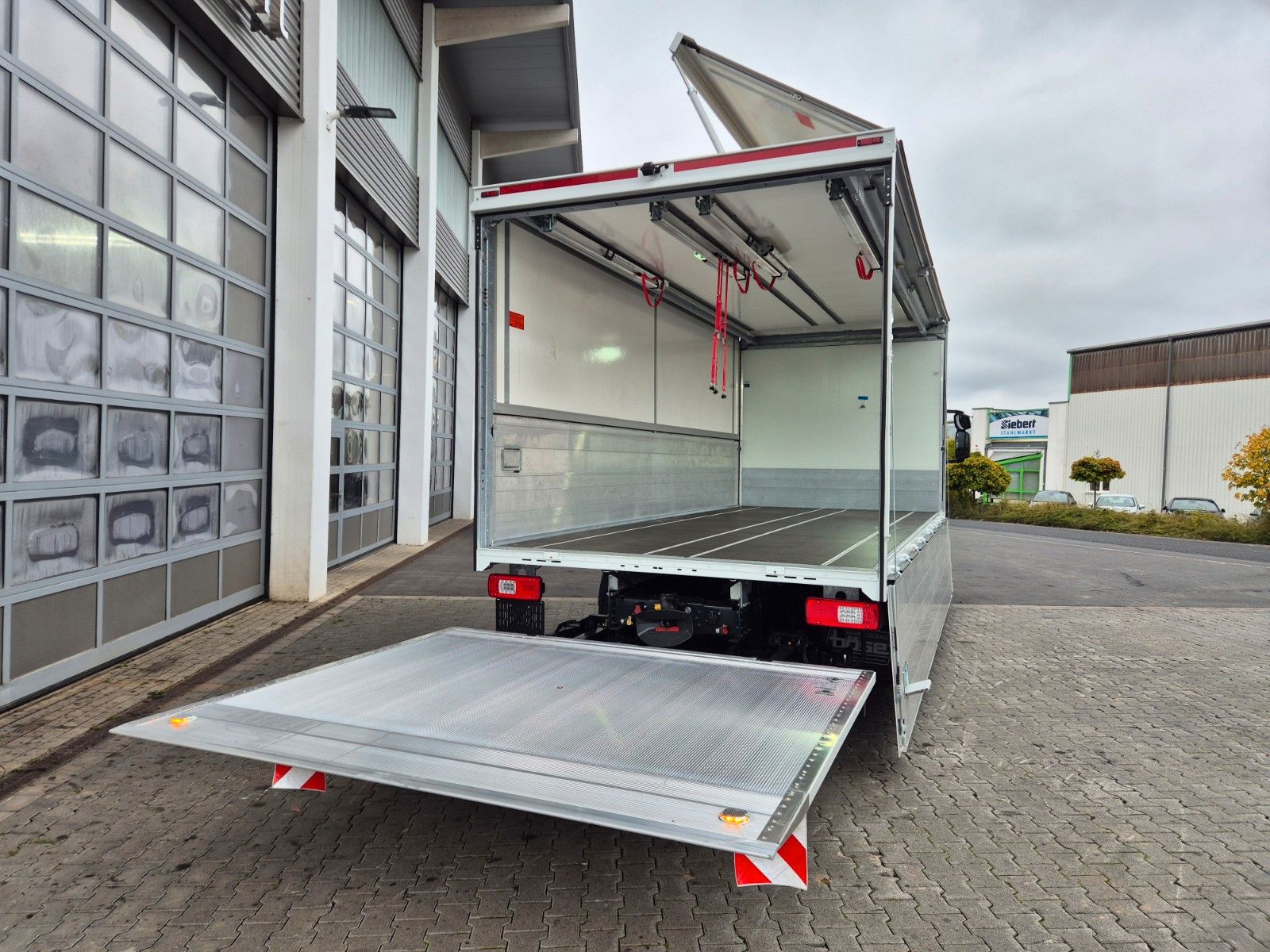 Fahrzeugabbildung Iveco Eurocargo ML160E28/FP Böse Schwenkwand LBW 2xAHK