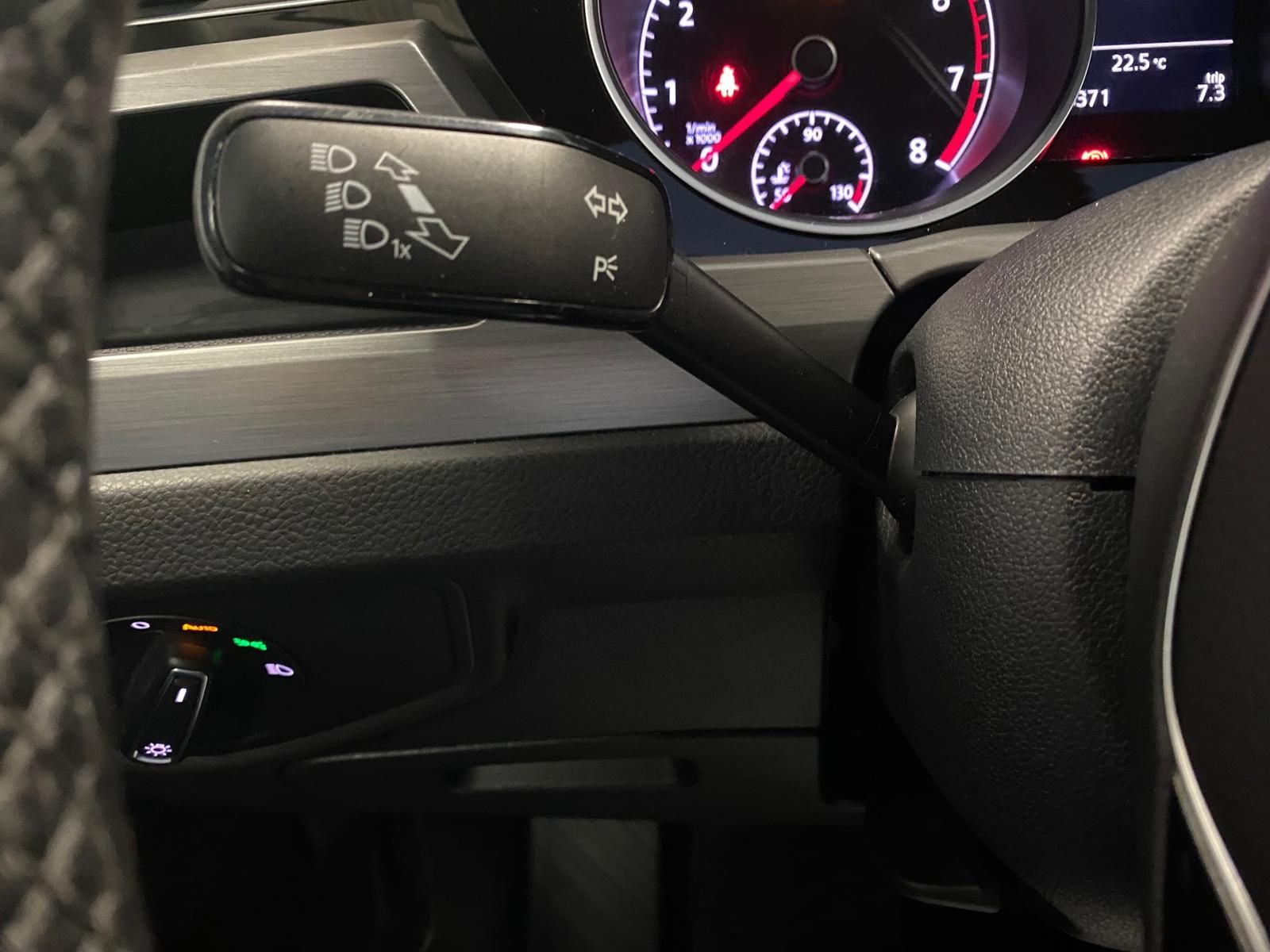 Fahrzeugabbildung Volkswagen Touran 1.4 TSI  Comfortline BMT/Star+ACC+3ZKLIMA