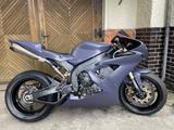 Yamaha Rennmotorrad YZF-R1 RN12  - YAMAHA YZF RN12 R1