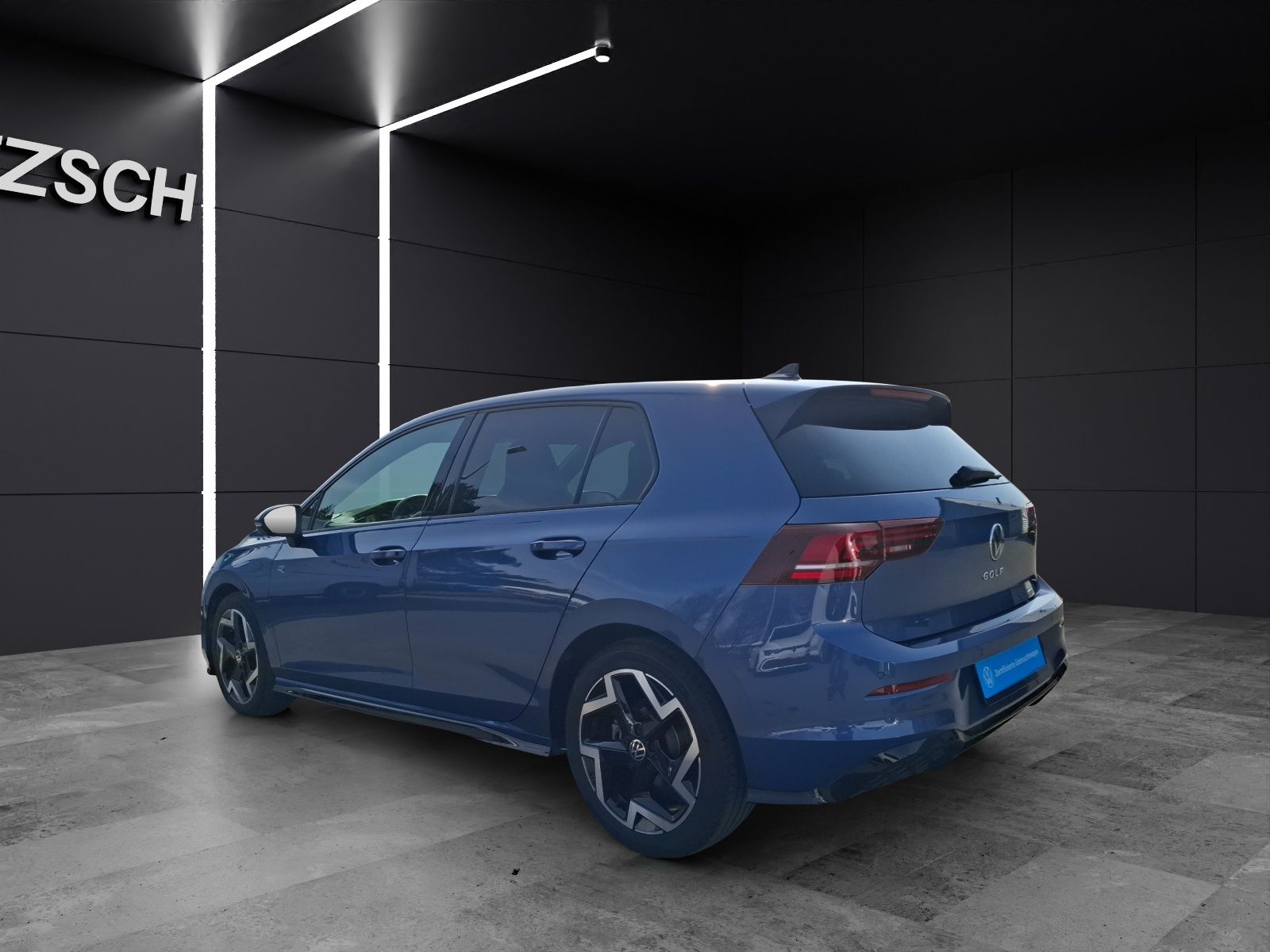 Fahrzeugabbildung Volkswagen Golf VIII TSI R-Line LED APP AID ACC RFK SH LHZ