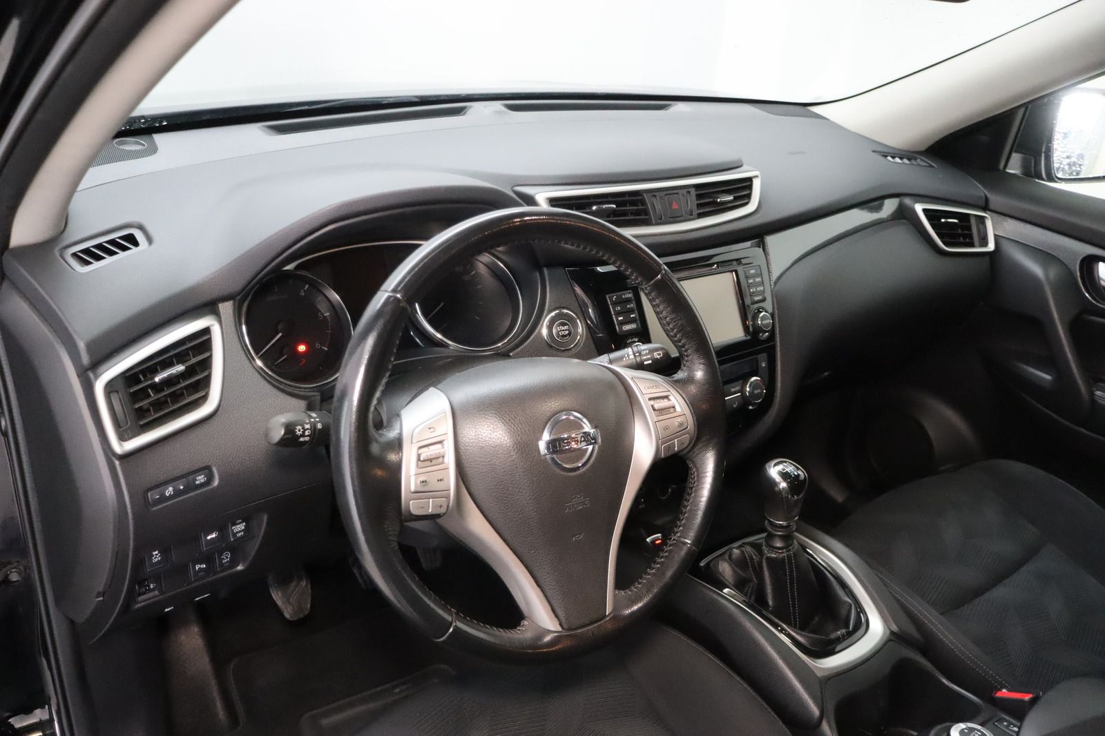 Fahrzeugabbildung Nissan X-Trail 1.6 dCi 360° 4x4 Allrad * HU/AU neu