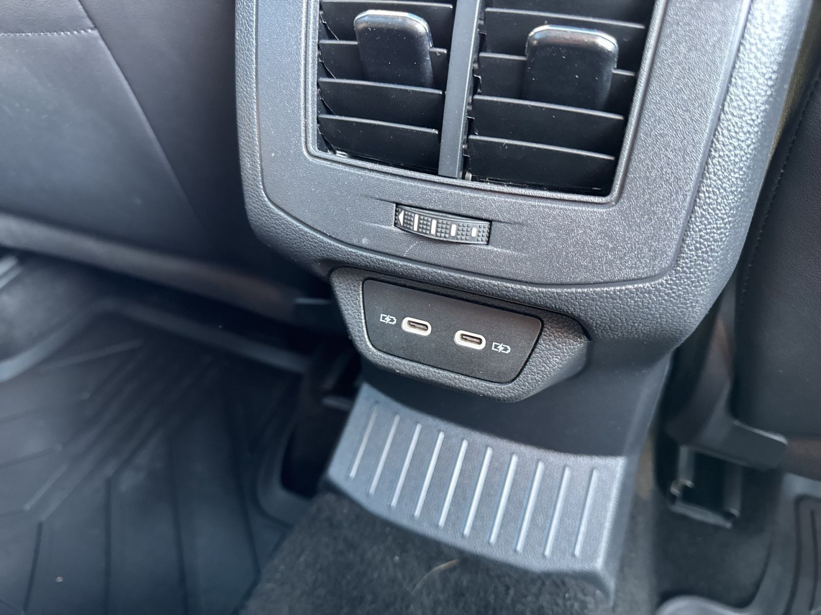 Volkswagen T-Roc - Bild 21