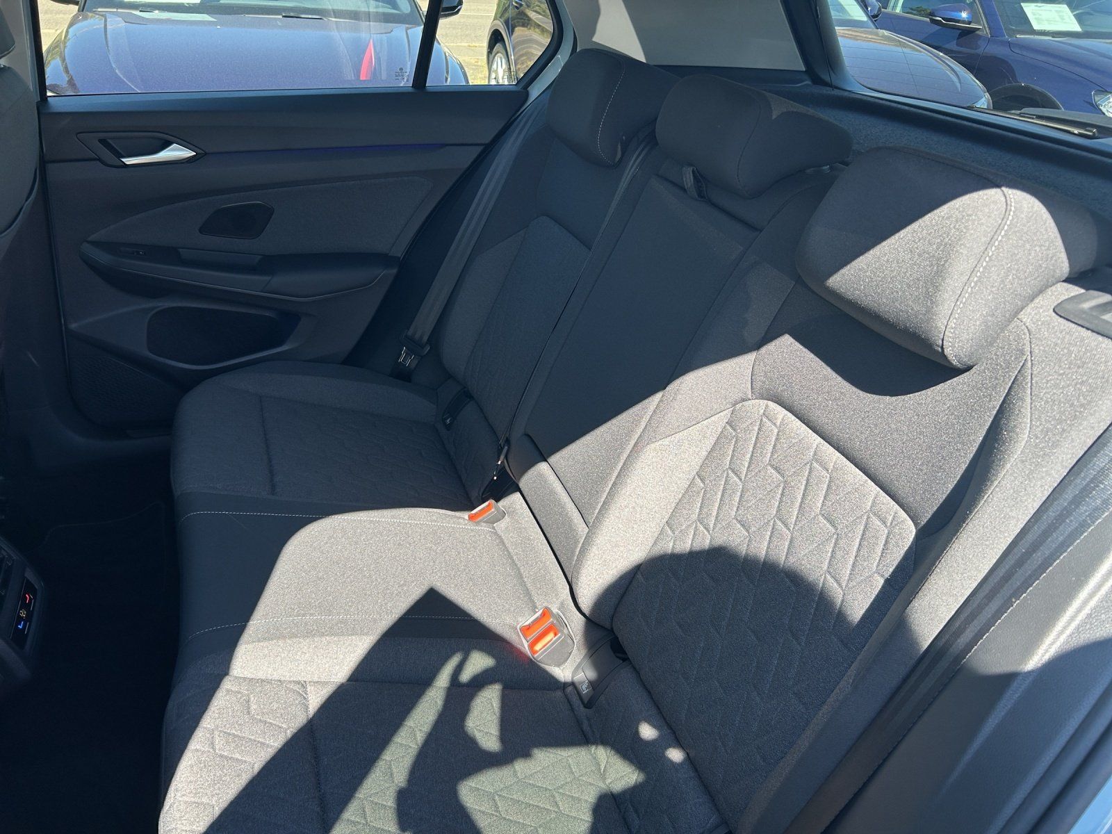 Fahrzeugabbildung Volkswagen Golf VIII 1.5 eTSI 85 kW Life Kamera,LED,Navi,LM