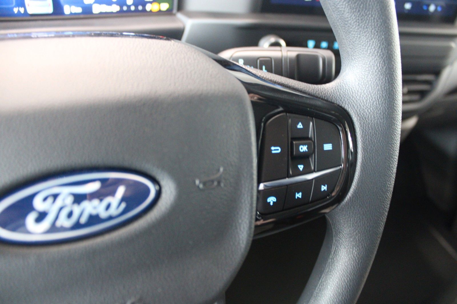 Fahrzeugabbildung Ford Transit Custom TREND PHEV L1 LED NAVI Technolog