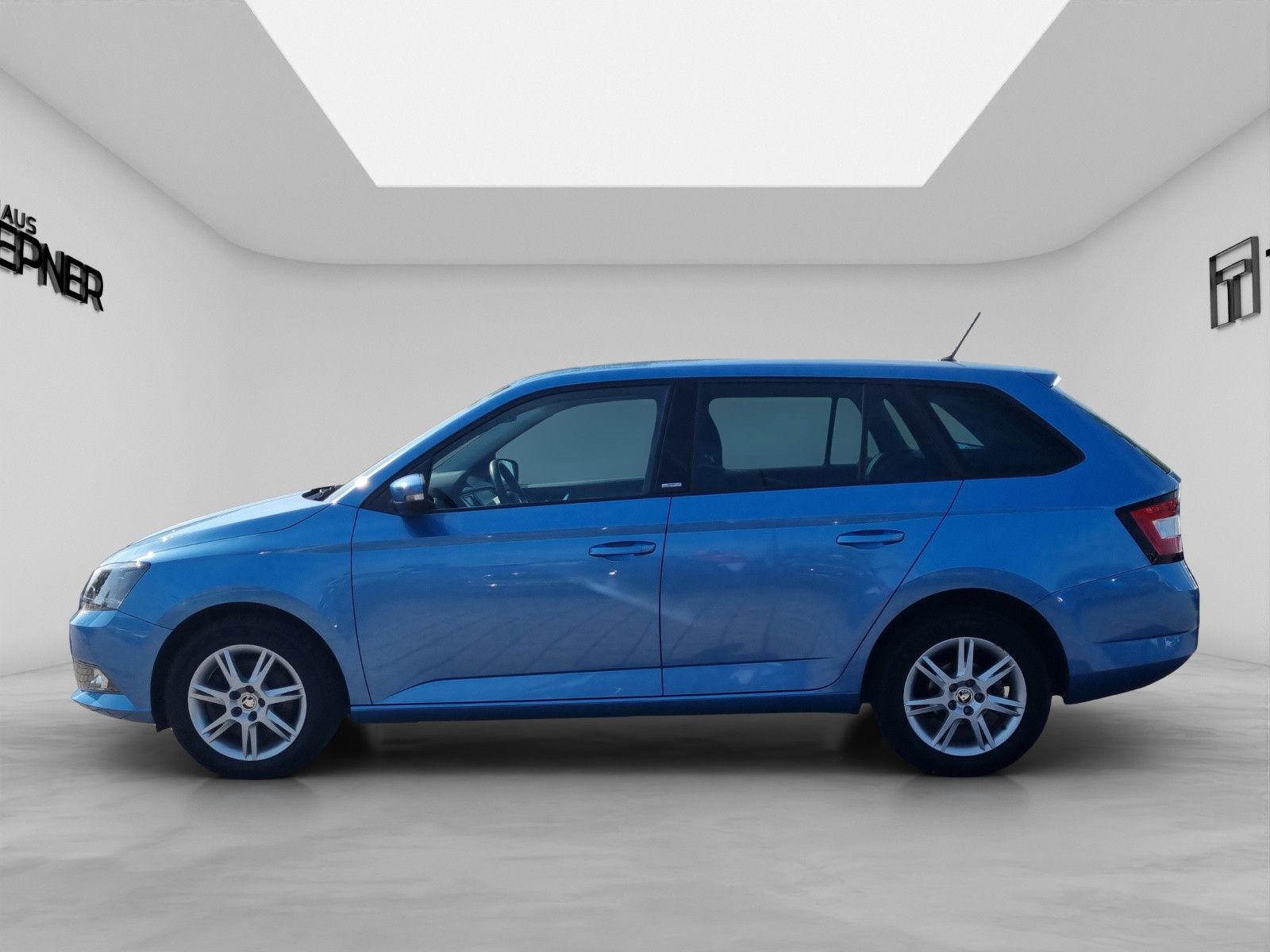 Fahrzeugabbildung SKODA Fabia Combi Joy 1,2 TSI DSG Navi GRA PDC