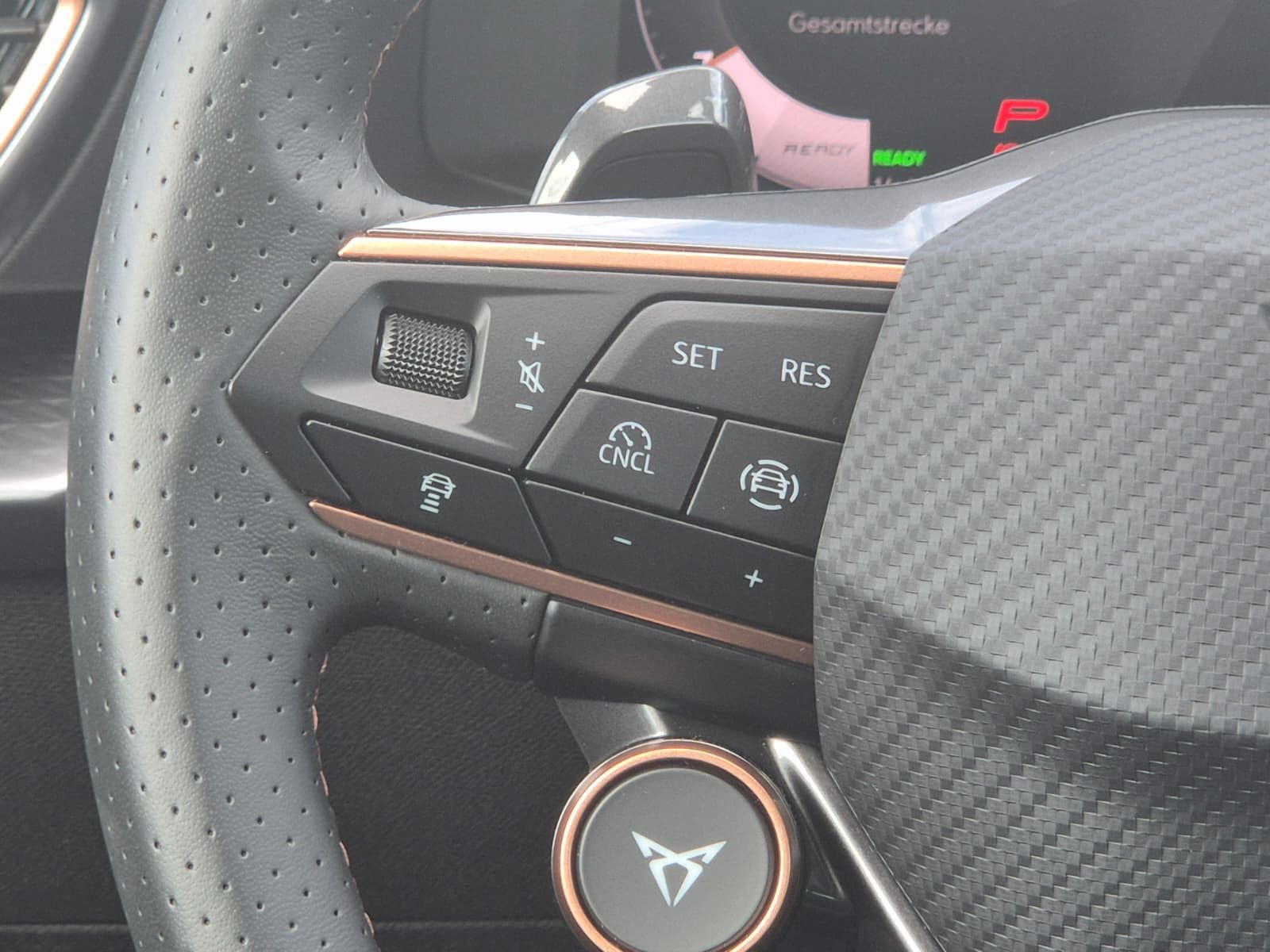 Fahrzeugabbildung CUPRA Leon 1.5 eTSI DSG AHK*DYNAMICA*EDGE*LED*5JGARAN.