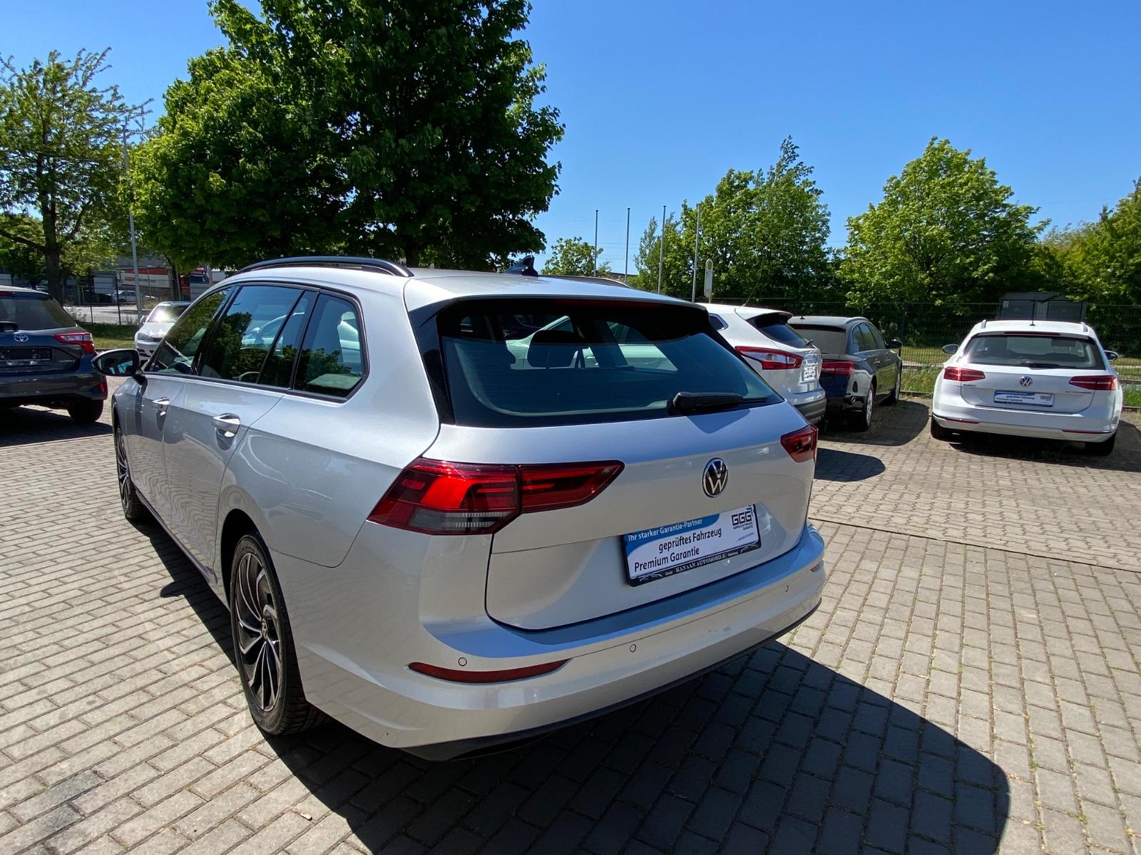 Volkswagen Golf 8 Variant Life 2.0 TDI / DSG / LED/ NAVI/