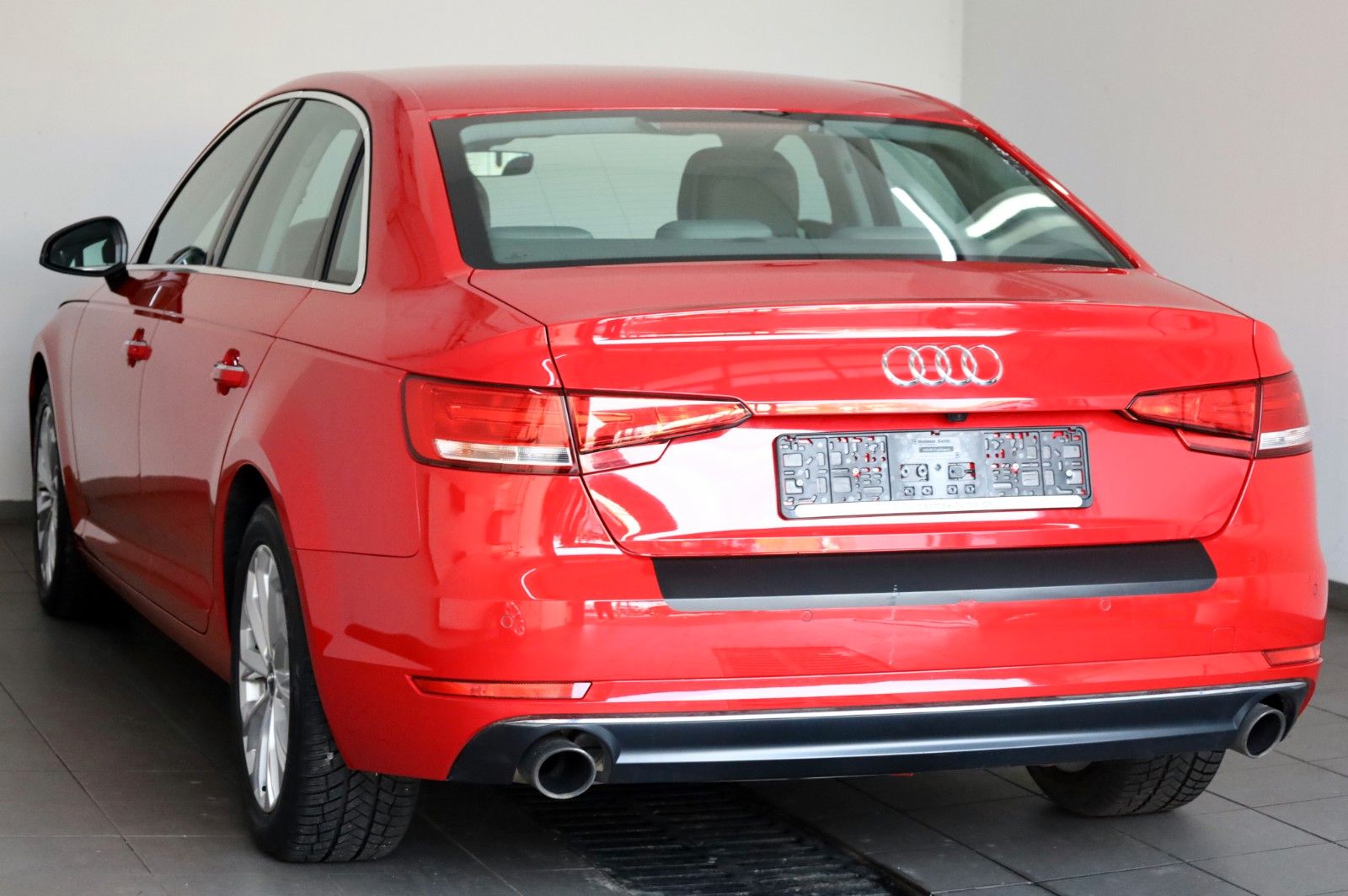 Fahrzeugabbildung Audi A4 Lim. design,SD,APS Plus,Kamera,AHK el,+WR