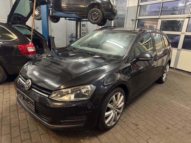 Volkswagen GOLF VII VAR 1.6TDI BMT COMFORTLINE*NAV*SHZ*AHK*