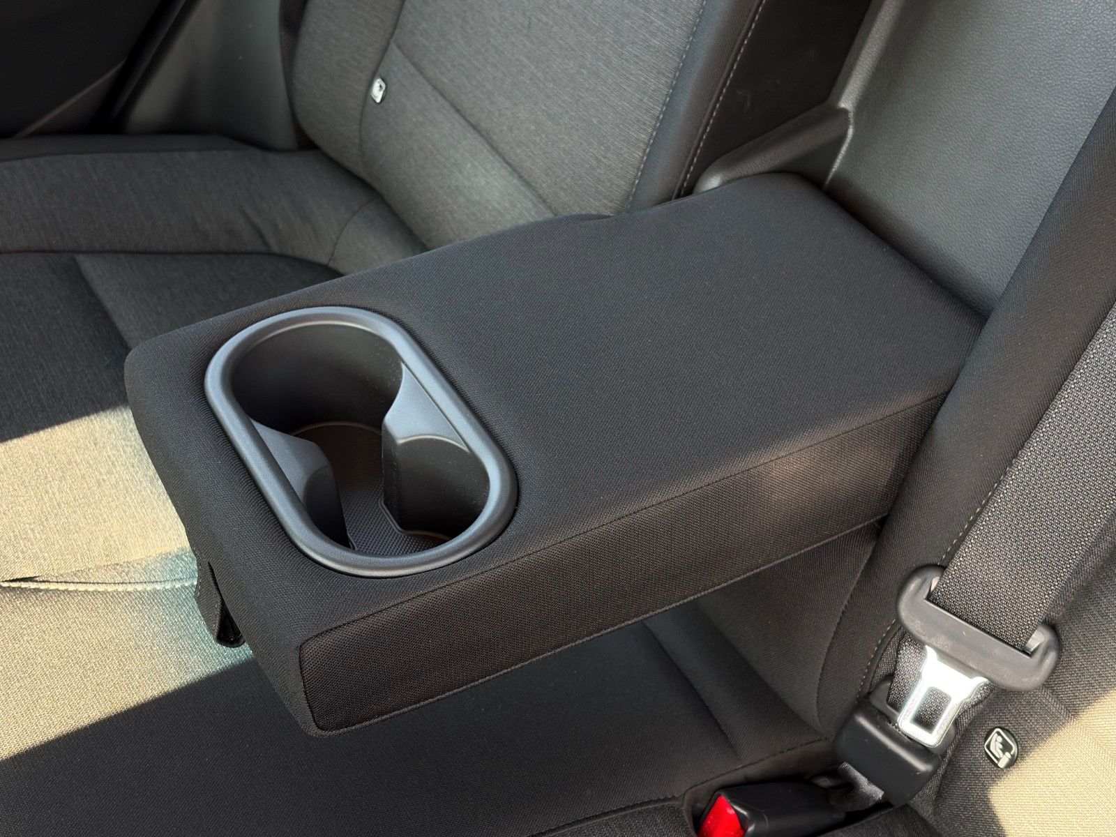 Fahrzeugabbildung Hyundai KONA E Select SHZ LHZ ACC PDC LKA Navi CarPlay