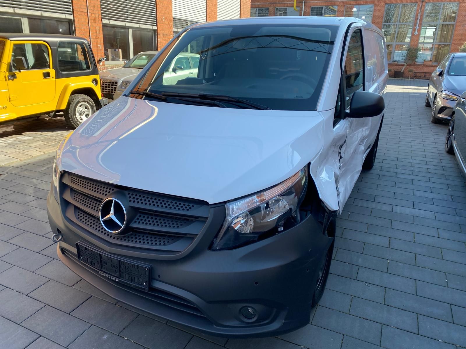 Fahrzeugabbildung Mercedes-Benz Vito 116 d 4x4 PRO Lang/AHK/RFK/Navi/STHZ