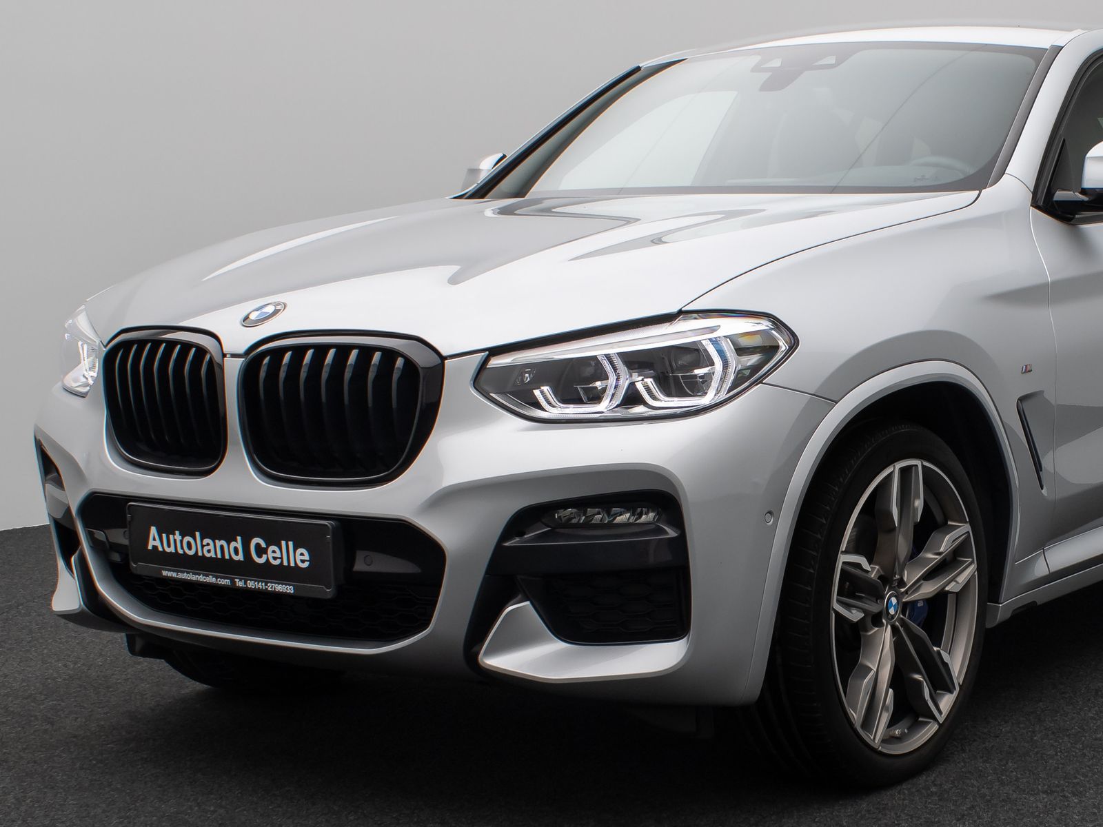 Fahrzeugabbildung BMW X4 M40d Kamera HUD DAB H/K AHK Komfort 21Zoll