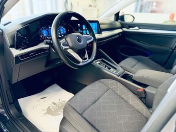Volkswagen Golf - 8