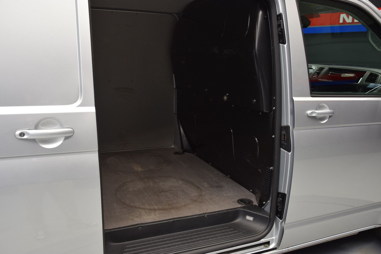 Fahrzeugabbildung Volkswagen T6 Transporter Kasten lang DSG 4Motion LED AHK