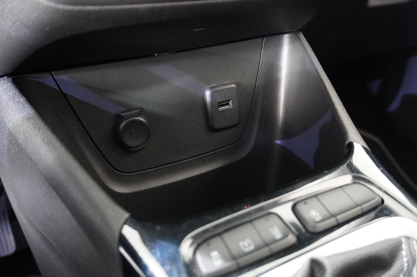 Fahrzeugabbildung Opel Crossland (X) 1.2 EDITION NAVI/LED/KAMERA/DAB+