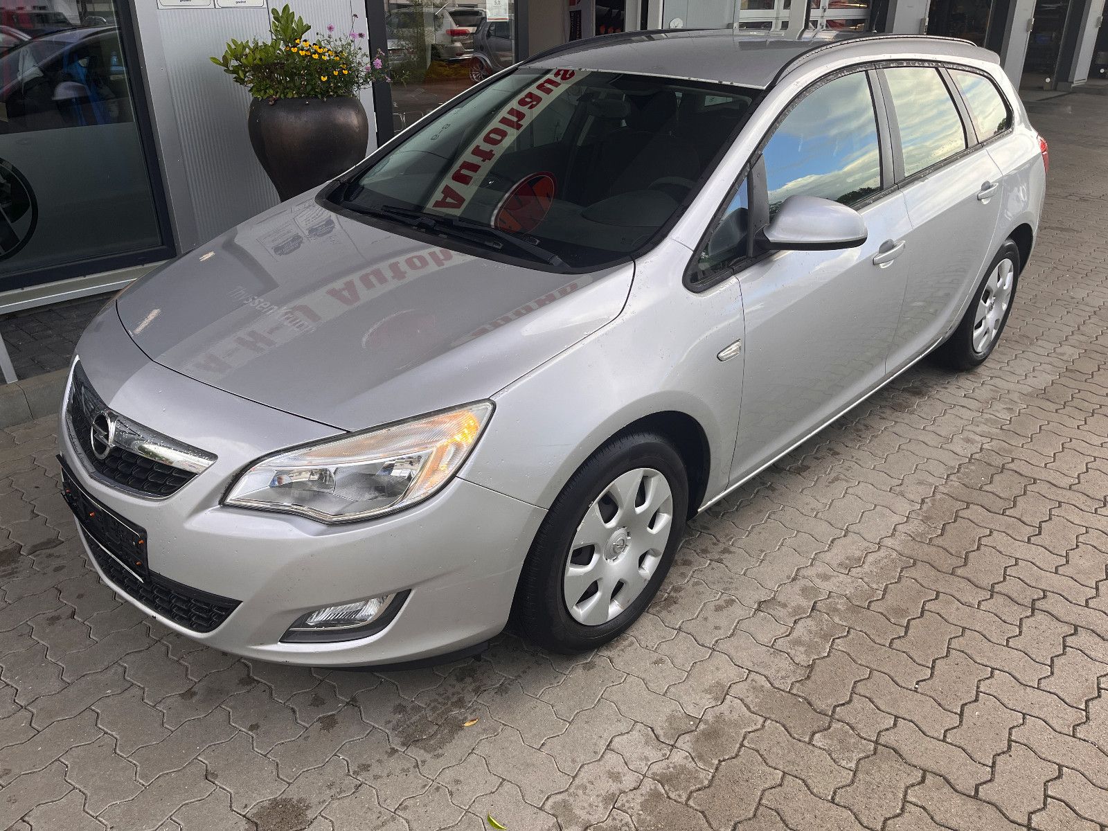 Fahrzeugabbildung Opel Astra J ST Selection 1.3 CDTi leichter Frontsch.