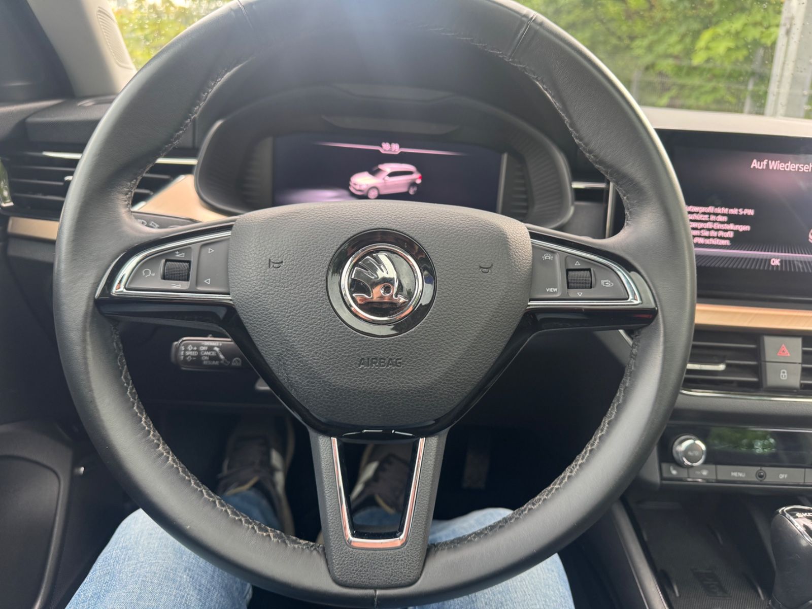 Fahrzeugabbildung SKODA Kamiq Style Leder+Panorama+Navi+LED+LANE