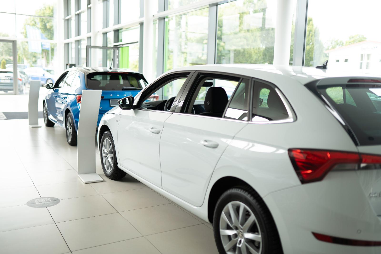 showroom-image-top
