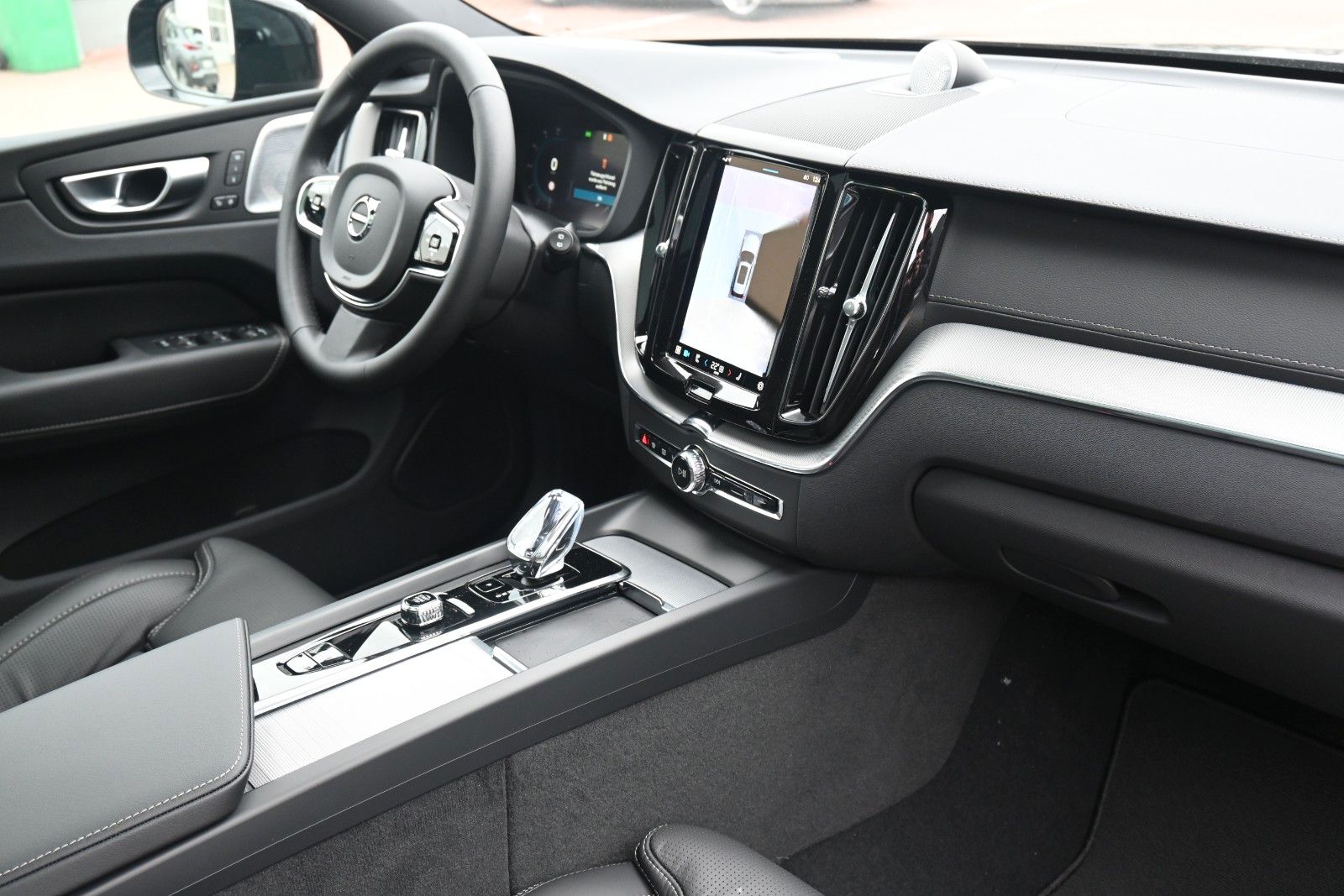 Fahrzeugabbildung Volvo XC60 B5 AWD Ultra Black Edition*360*LUFT*ACC*AHK