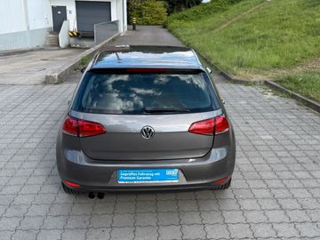 Volkswagen Golf - 8