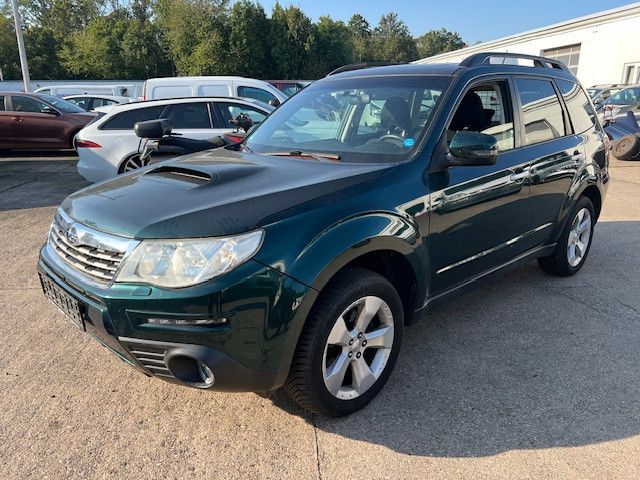 Subaru Forester 2.0D*4x4*Pano*Xenon*AHK*Kamera*