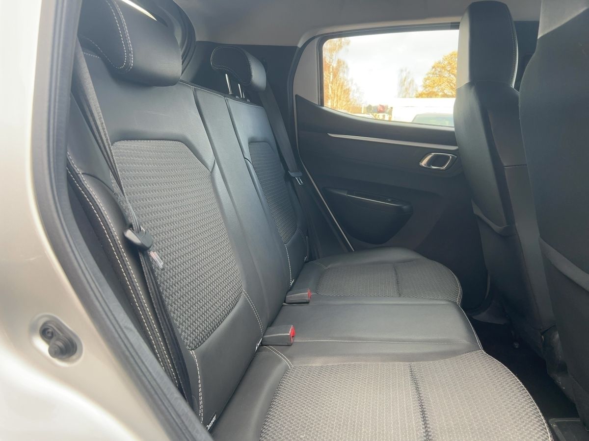 Fahrzeugabbildung Dacia Spring Essential 45 Kamera CCS