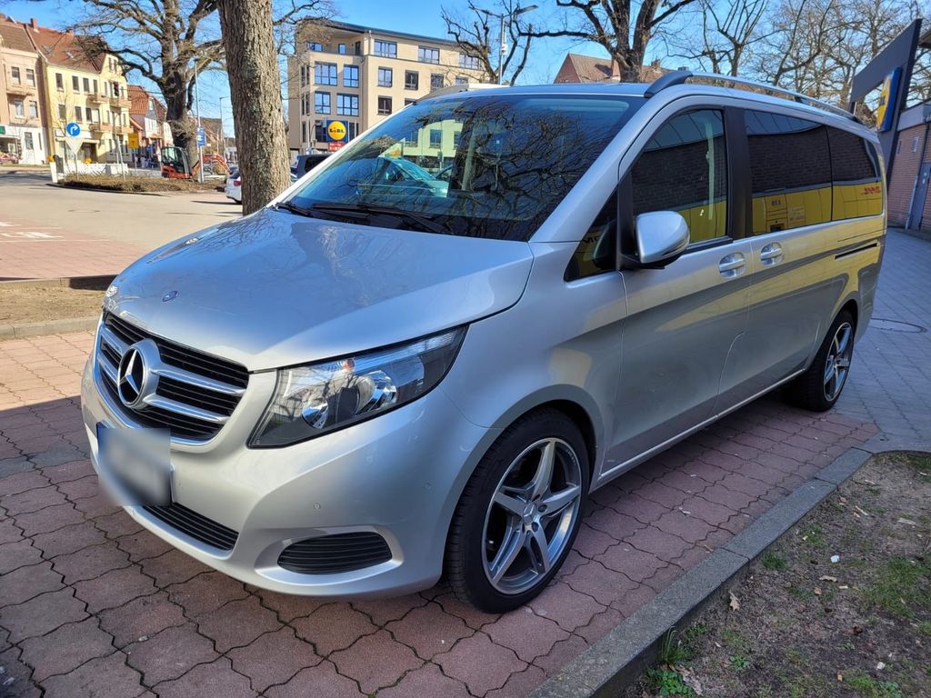 Image of Mercedes-Benz V 220