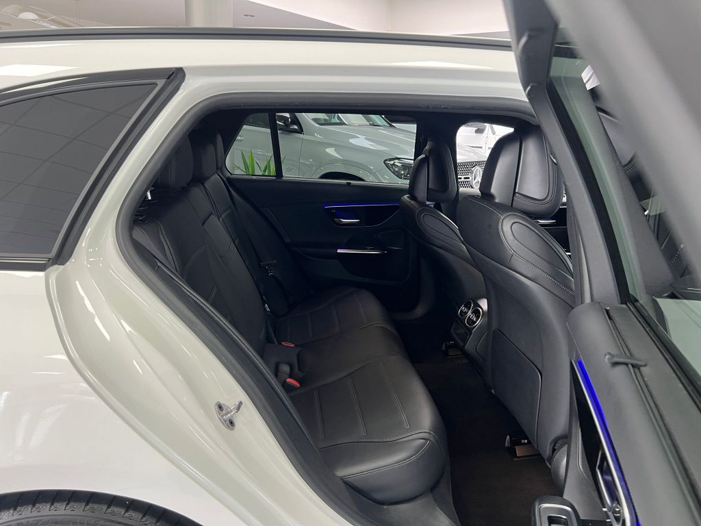Mercedes-Benz C 220 dT 4M AMG*NIGHT*HUD*KAMERA*DISTR*KEYL*AHK*