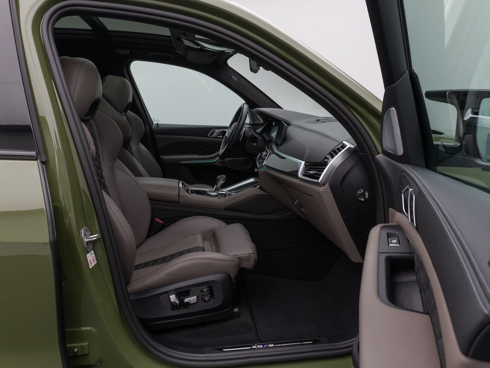 Fahrzeugabbildung BMW X5 M Competition Panorama 360°B&W IndividualVoll