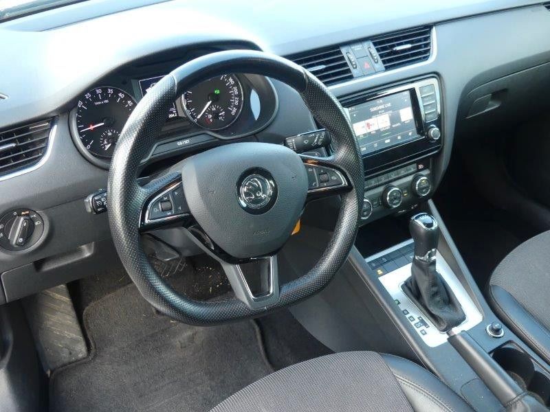 Fahrzeugabbildung SKODA Octavia 2.0 TDI DSG Style Combi*NAV*XEN*FSH*GRA*