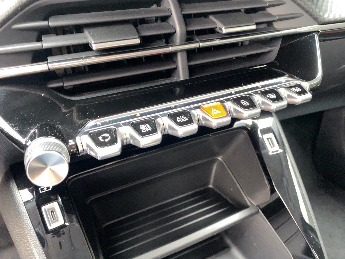 Peugeot 2008 e- Active Pack LED*Allwetter*Kamera*Navi*PD