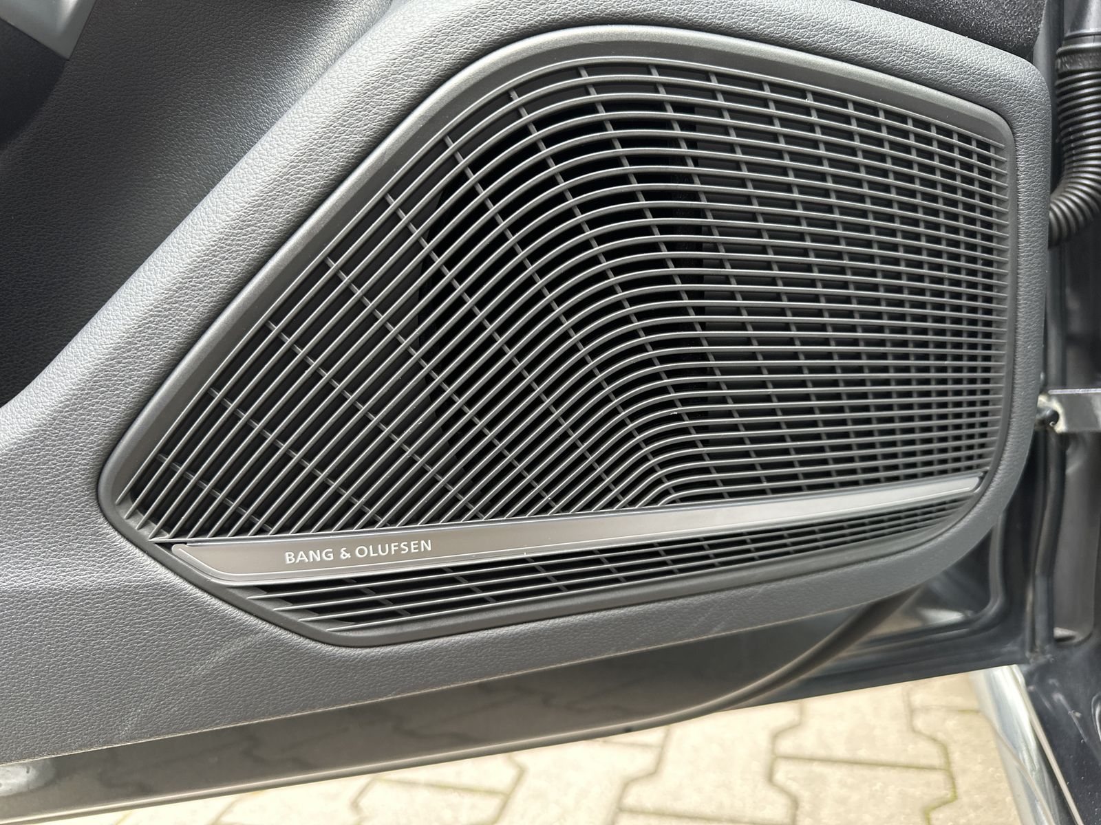 Fahrzeugabbildung Audi A4 Avant 40 TDI S-Line NAV+MATRIX+ACC+STHZG+18ZO