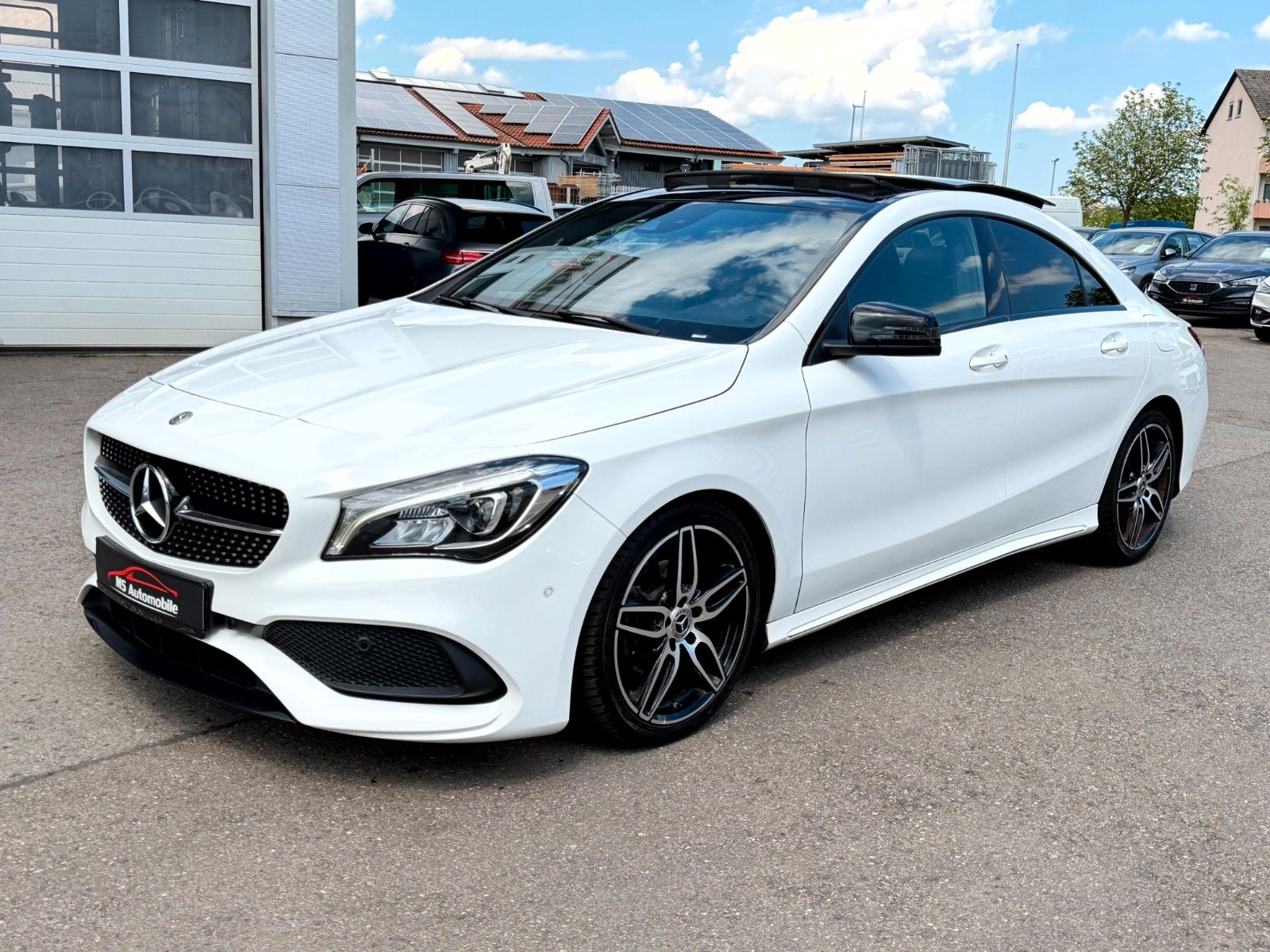 MERCEDES-BENZ CLA 200 Coupe 7G-DCT *AMG Line* LED_Kamera_Pano