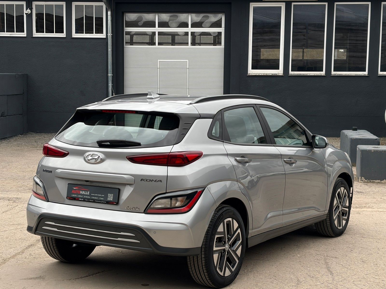 Fahrzeugabbildung Hyundai KONA E Select PDC CAM ACC SHZ LHZ CarPlay Navi