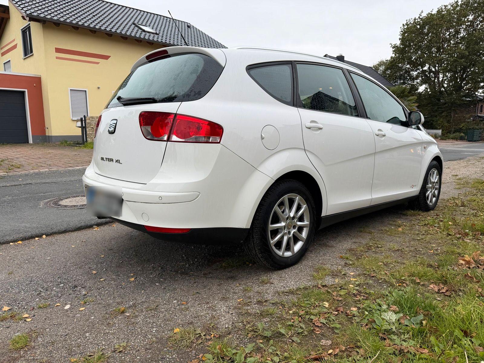 Seat Altea XL 2011 — engine 105 HP (77kW)