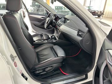 Fahrzeugabbildung BMW X1 xD20d Sport Line Navi Xenon PDC Panoram Leder