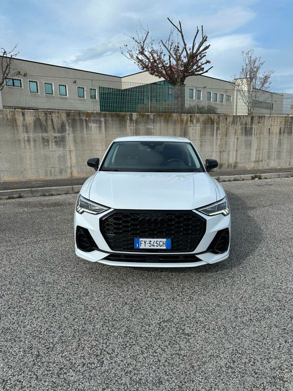 Image of Audi Q3