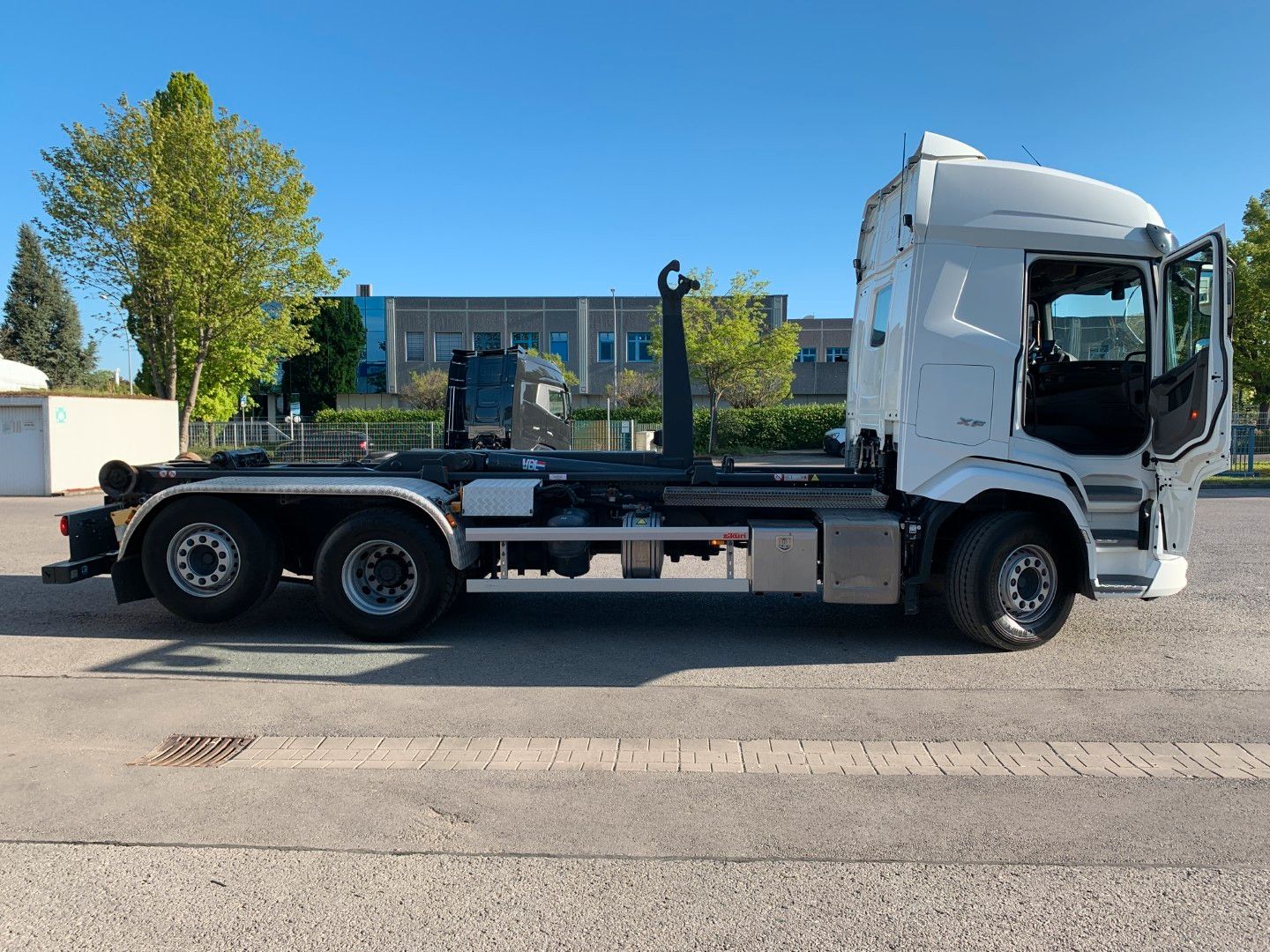 Fahrzeugabbildung DAF FAN XF 480 VDL Abrollkipper