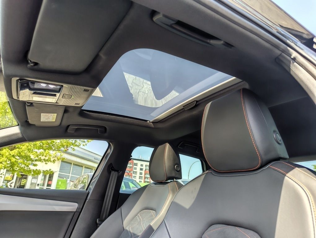 Fahrzeugabbildung SEAT Leon FR 2.0 TDI + Panorama + Fahrschulumbausatz