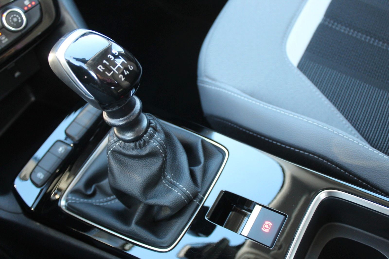 Fahrzeugabbildung Opel Mokka Elegance Navi*Sitzh.*Nebel