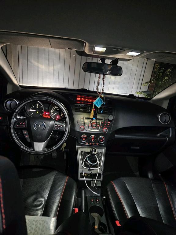 Mazda 5